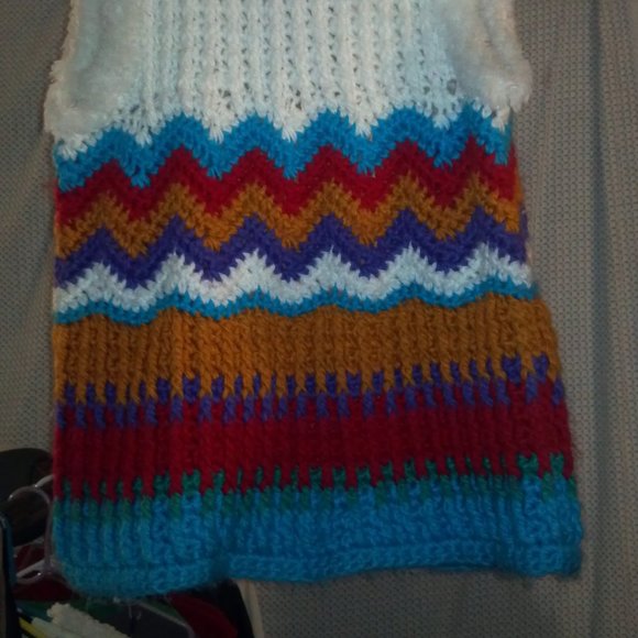 Sweater  Vest - Picture 3 of 4